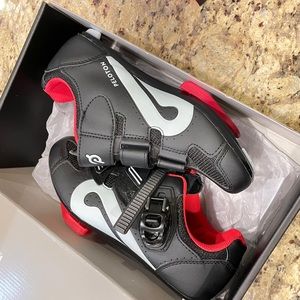 Pelaton cycling shoes